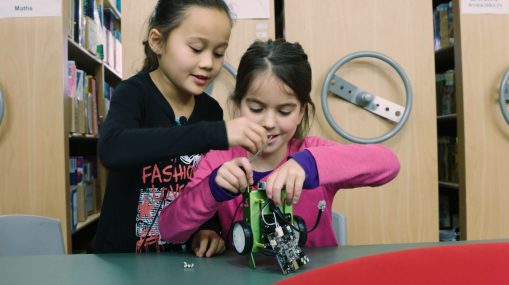 Inclusion and collaboration in a makerspace
